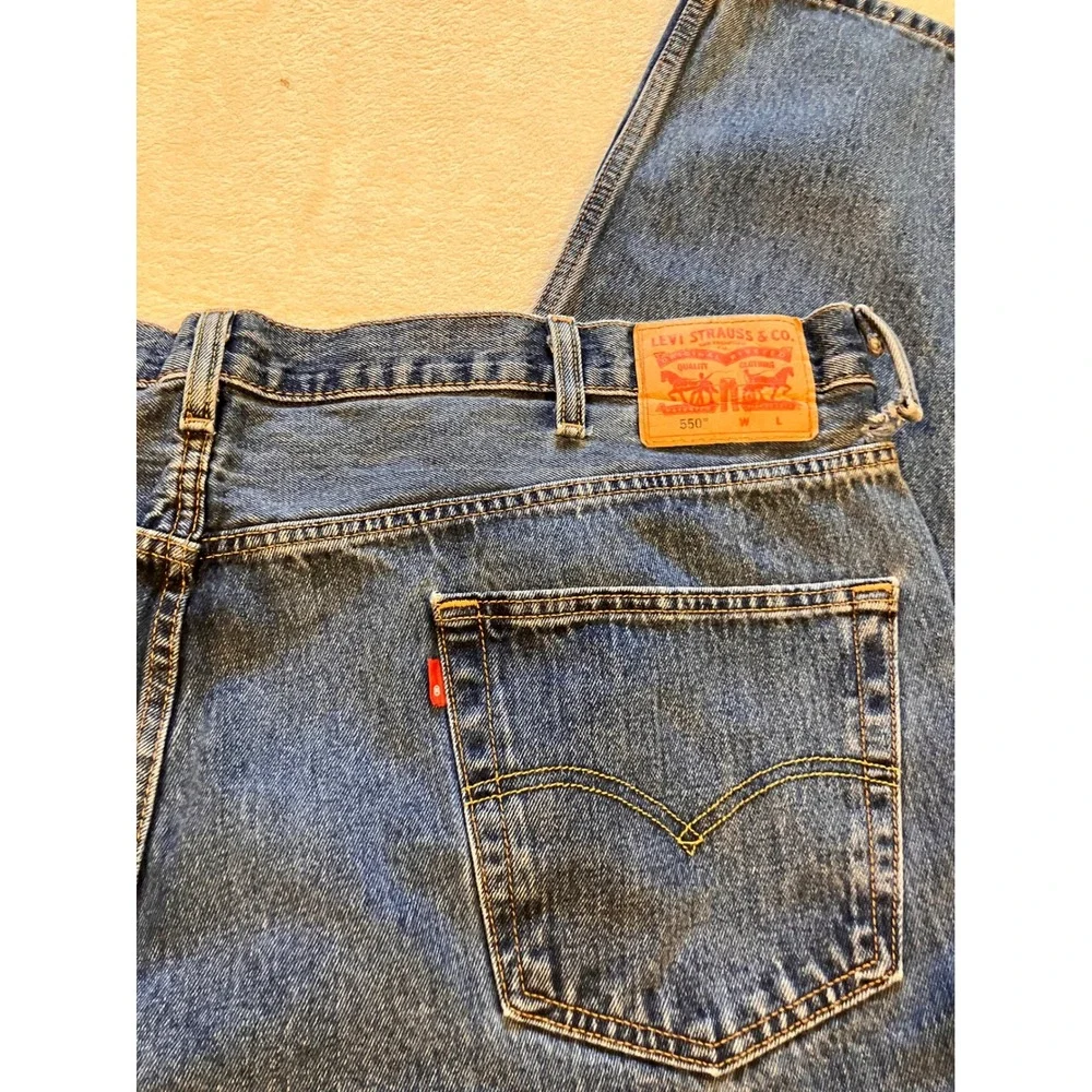 Levi's 550 Relaxed Fit Jeans Mens 50x30 Blue Medium Wash Tapered Leg 01550-4086